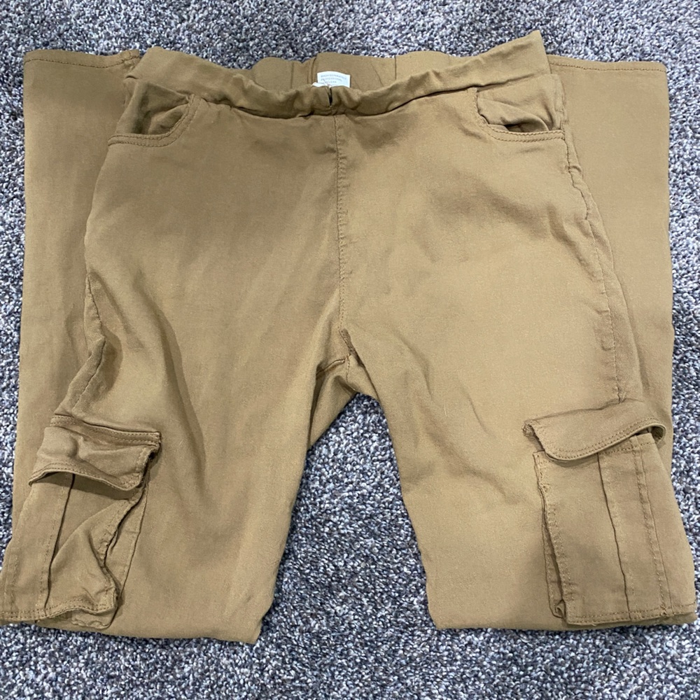 Khaki cargo leggings